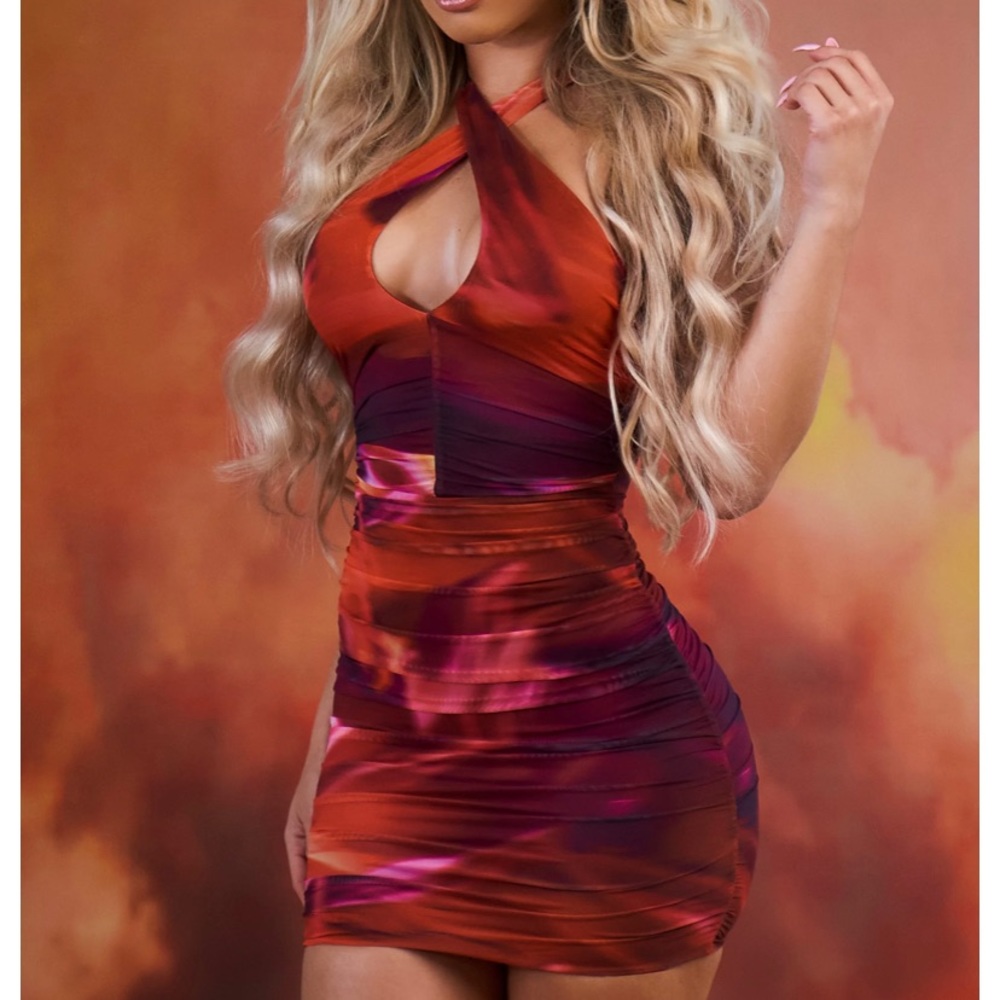 Oh Polly MINI DRESS IN ORANGE
BRAND NEW